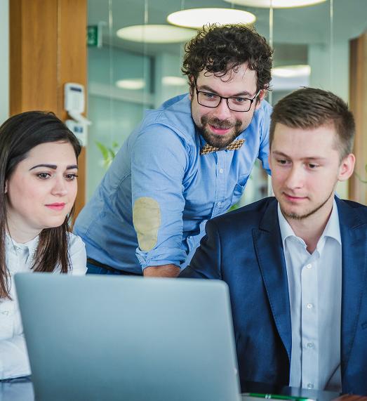 Trusted Data Engineering Services for Scalable Analytics & AI